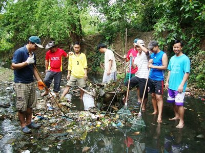 APNTS BURMESE STUDENTS LEND A HAND